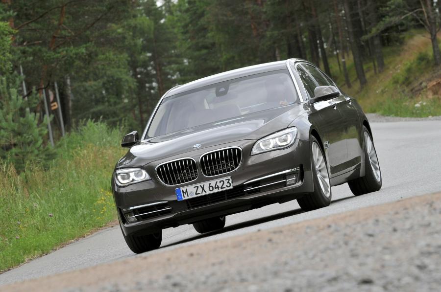  BMW 750iL 2013 года  (фото 54 из 96)